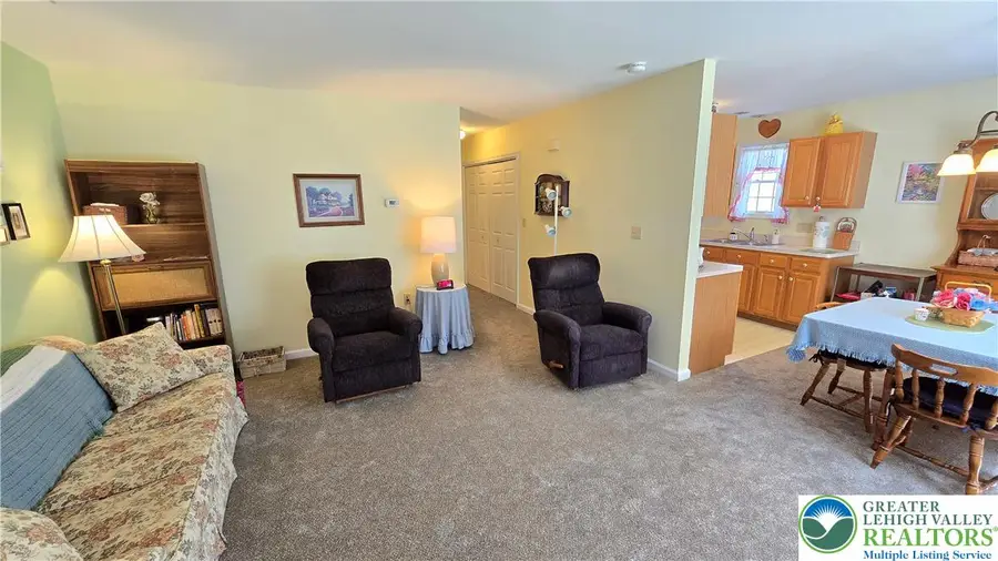 3131 E Church Circle #6, Hokendauqua, PA 18052 - #3