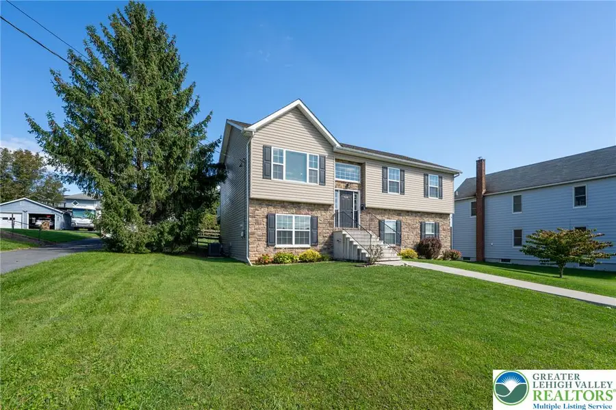 534 Seip Avenue, Nazareth, PA 18064 - #2