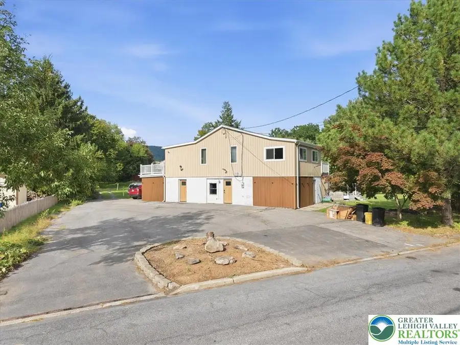 136 E West Street, Wind Gap, PA 18091 - #3
