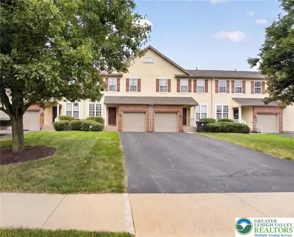8141 Cross Creek Circle, Upper Macungie Twp, PA 18031