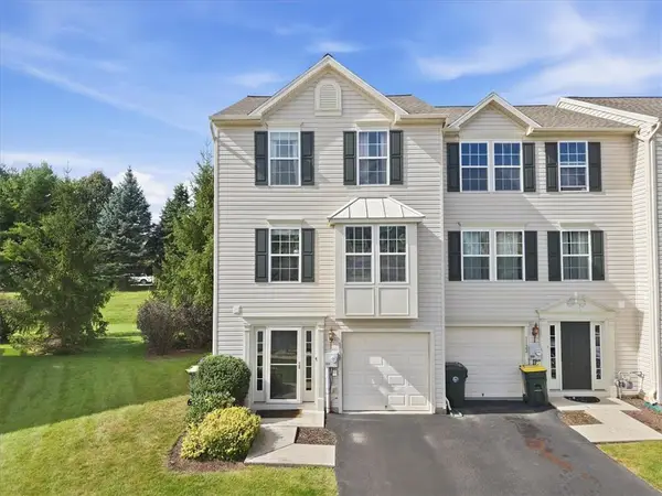 1120 Sparrow Way, Upper Macungie Twp, PA 18031