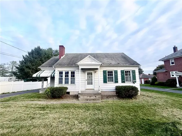 124 E Lawn, Upper Nazareth Twp, PA 18064