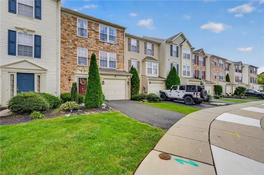 4044 Tournament Court, Center Valley, PA 18034 - #2