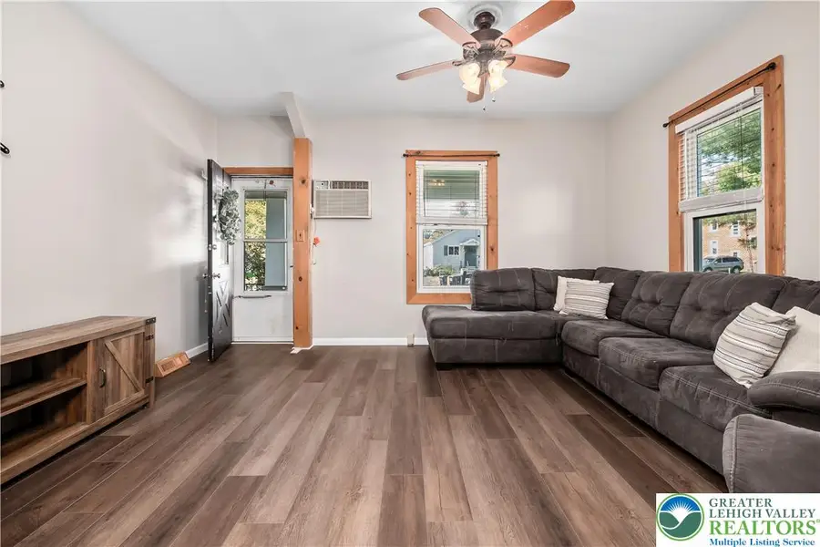 127 N 9th Street, Quakertown, PA 18951 - #2