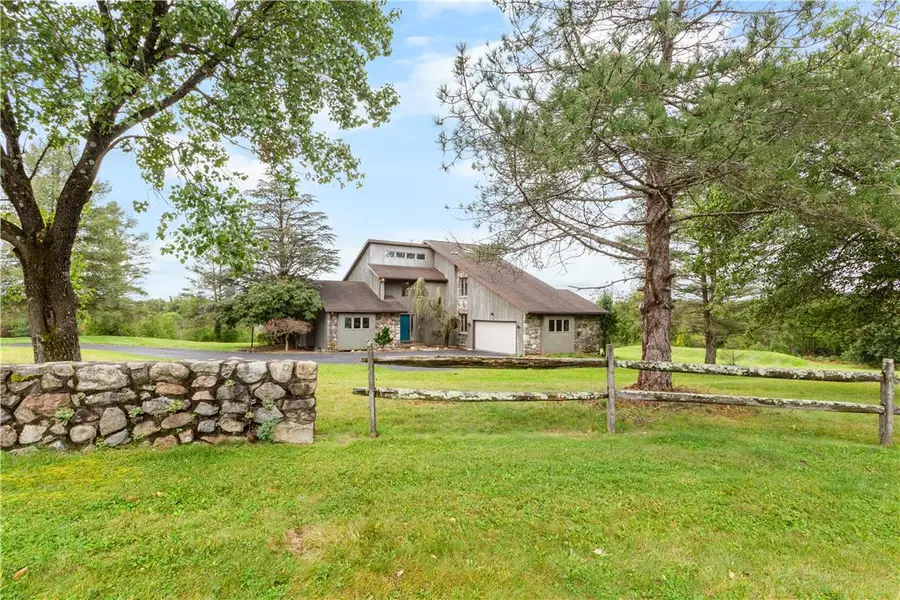 377 Farmhouse Lane, Bushkill, PA 18091 - #2