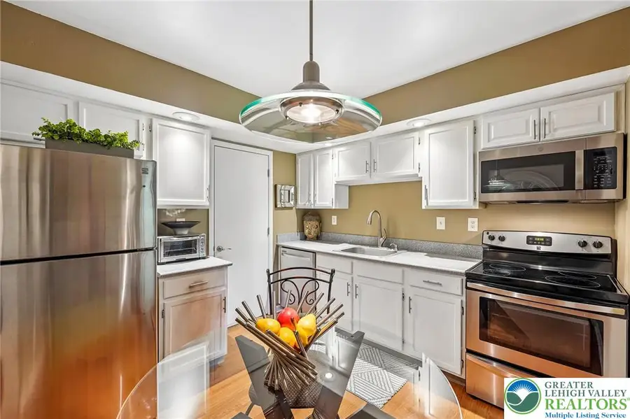 2672 Rolling Green Place, Lower Macungie, PA 18062 - #3
