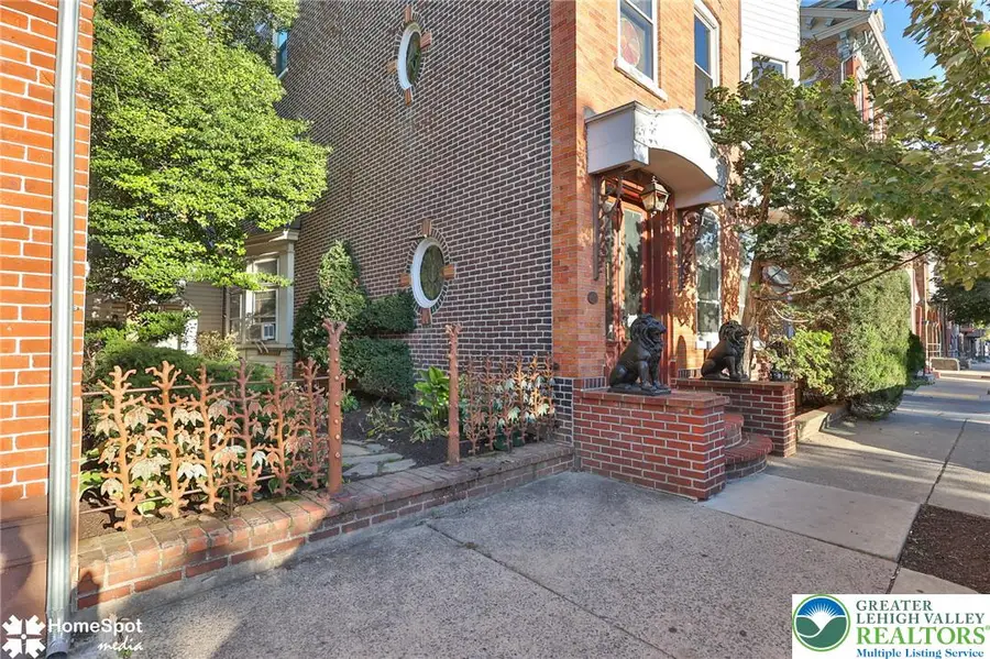 225 N 8th Street, Allentown, PA 18102 - #3