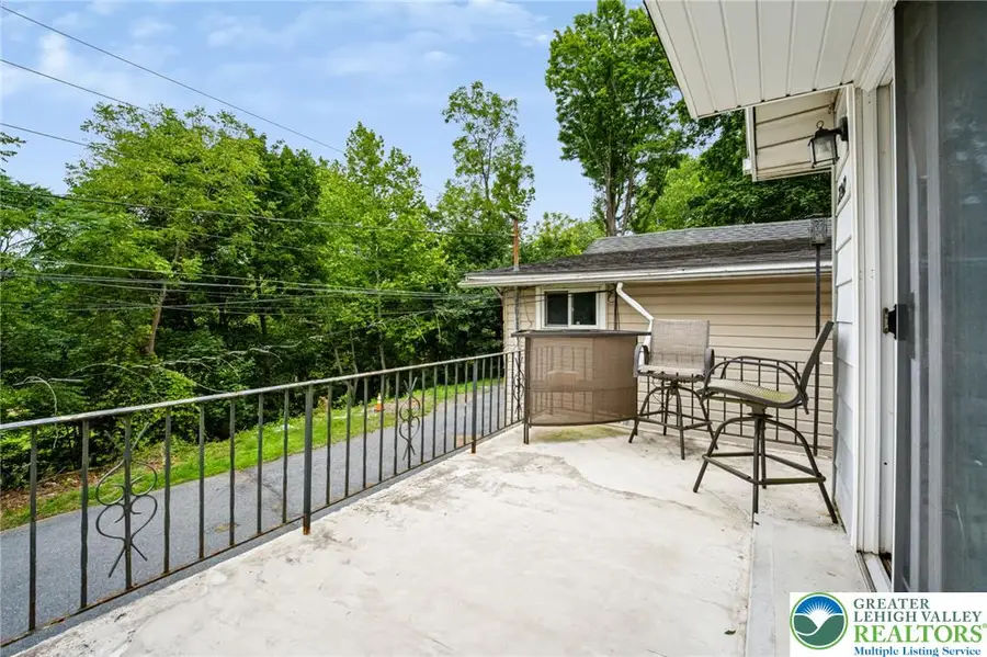 2242 Edgewood Avenue, Palmer Township, PA 18045 - #2