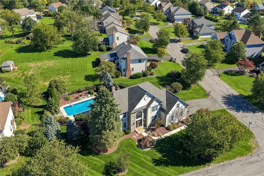 8477 Oak Knoll Street, Fogelsville, PA 18051 - #2