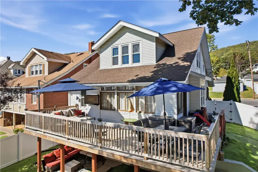 14 W Applegate Avenue, Pen Argyl, PA 18072 - #2