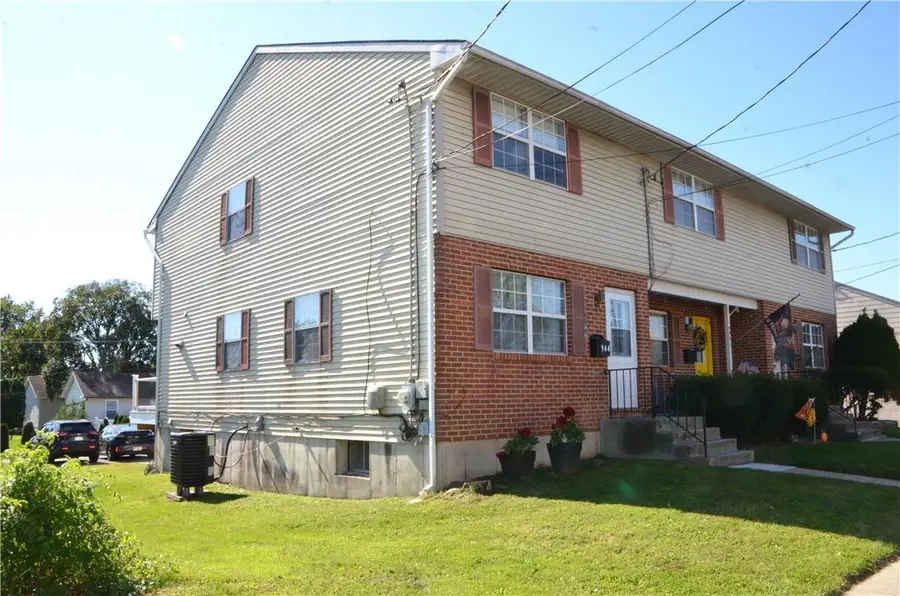 944 W Wyoming Street, Allentown, PA 18103 - #2