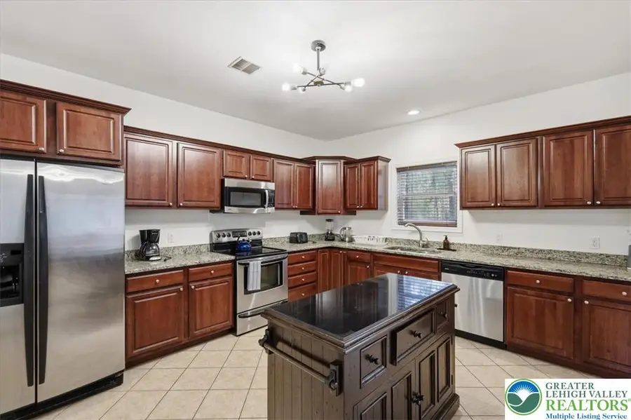 4115 Rosetree Circle, Coolbaugh, PA 18466 - #3