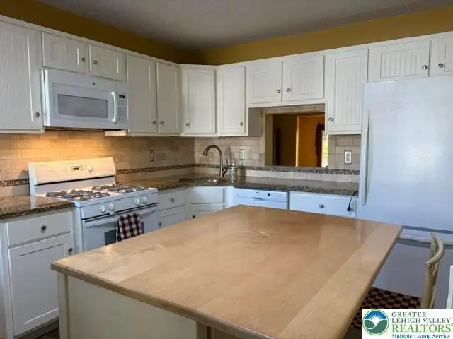 1938 Pine Court, Lower Saucon, PA 18055 - #3