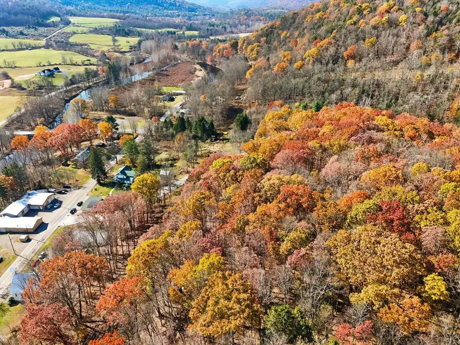 6317 Leisure Lakes Rd, Stevens, PA 18846 - Image #2