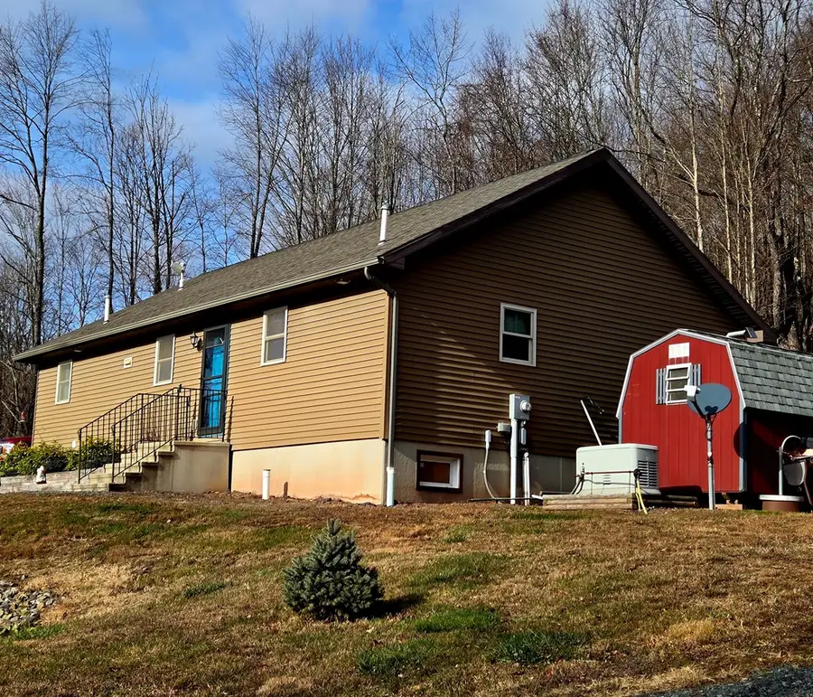 401 Moon Street, New Albany, PA 18833 - Image #3