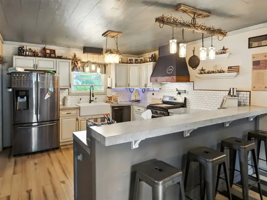 101 Pitney St, Sayre, PA 18840 - #3