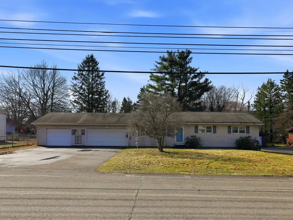 915 W Lockhart St, Sayre, PA 18840 - #1