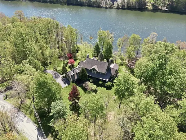 530 Lakeside Dr, Sayre, PA 18840