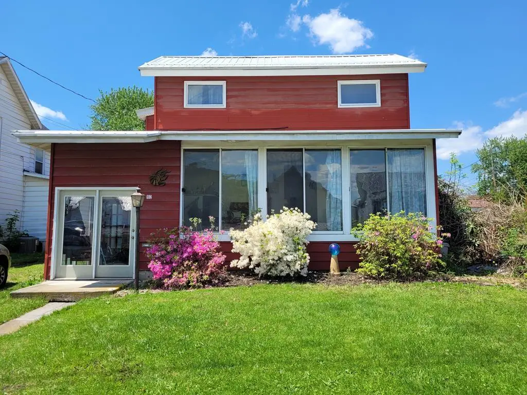102 S East St, Sayre, PA 18840 - #1