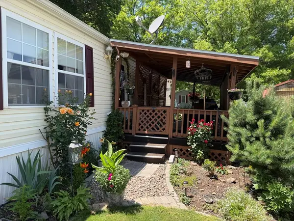16 Pin Oak Ln, Troy, PA 16947