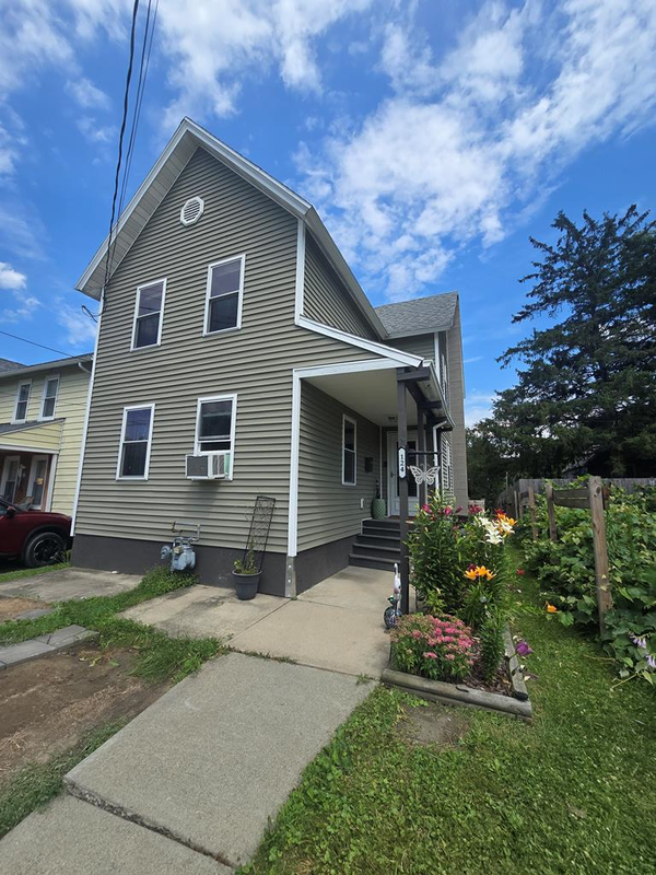 124 N Higgins Ave, Sayre, PA 18840