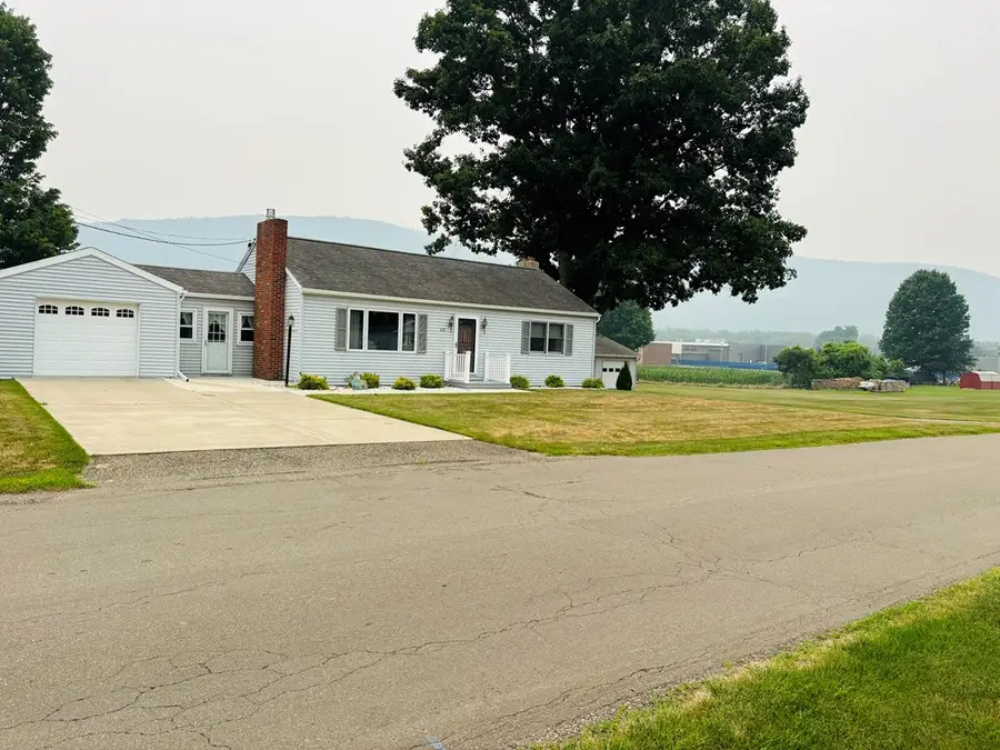 222 Clinton St, Sayre, PA 18840 - #2