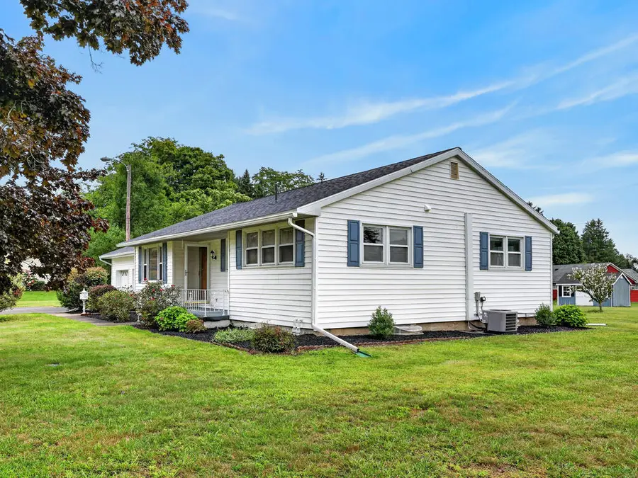 921 W Lockhart St, Sayre, PA 18840 - #3