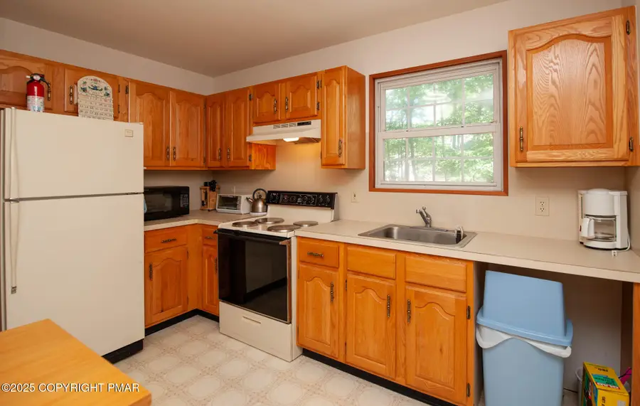 3216 Carlisle Court, Bushkill, PA 18324 - #2