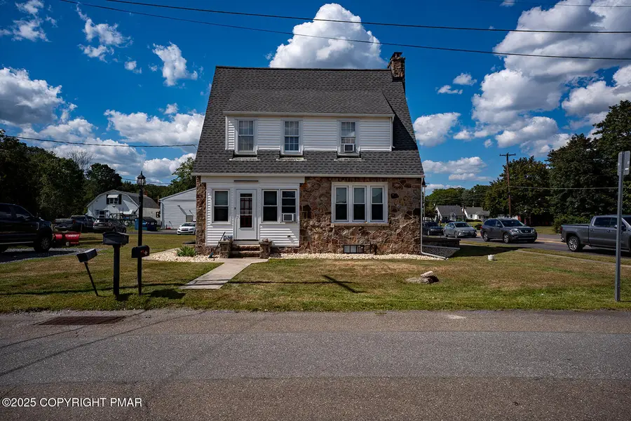 225 Claremont Avenue, Tamaqua, PA 18252 - Image #2