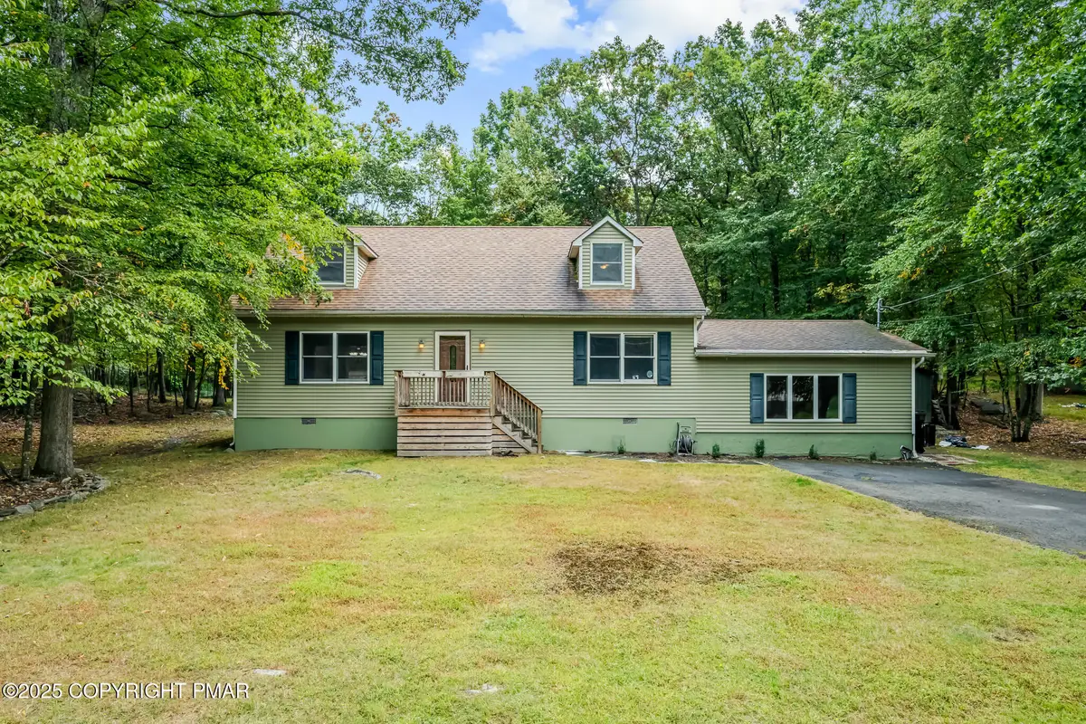 104 Lakeview Drive, Dingmans Ferry, PA 18328 - Image #1