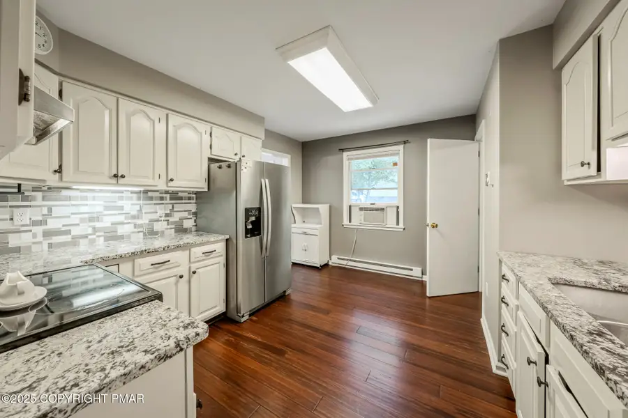 104 Lakeview Drive, Dingmans Ferry, PA 18328 - Image #3