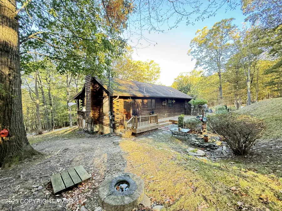 2119 Meadowlark Circle, Bushkill, PA 18324 - Image #2