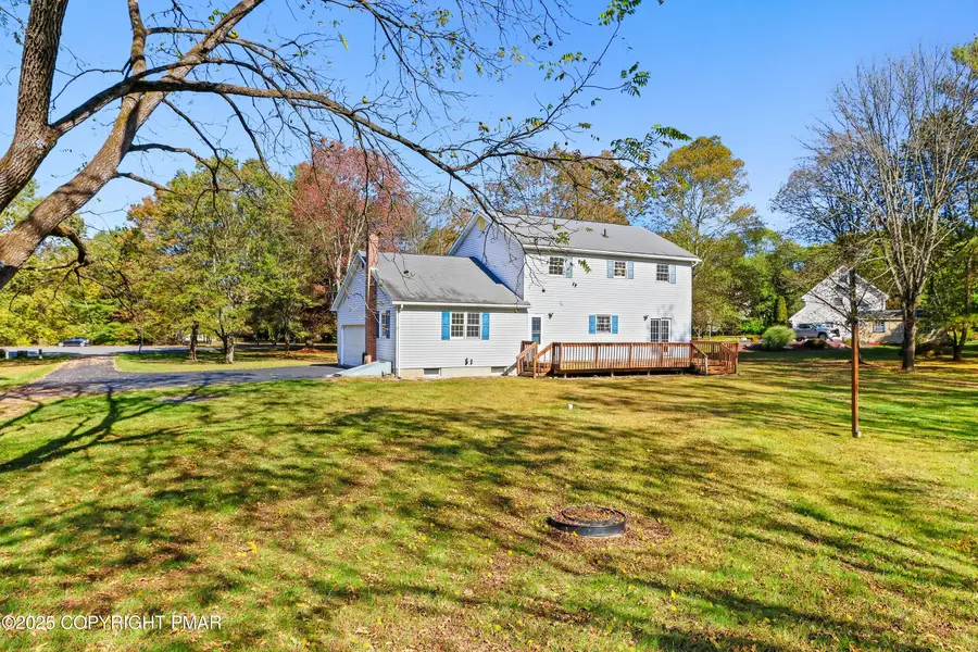 1547 Weir Creek Drive, Brodheadsville, PA 18322 - Image #3