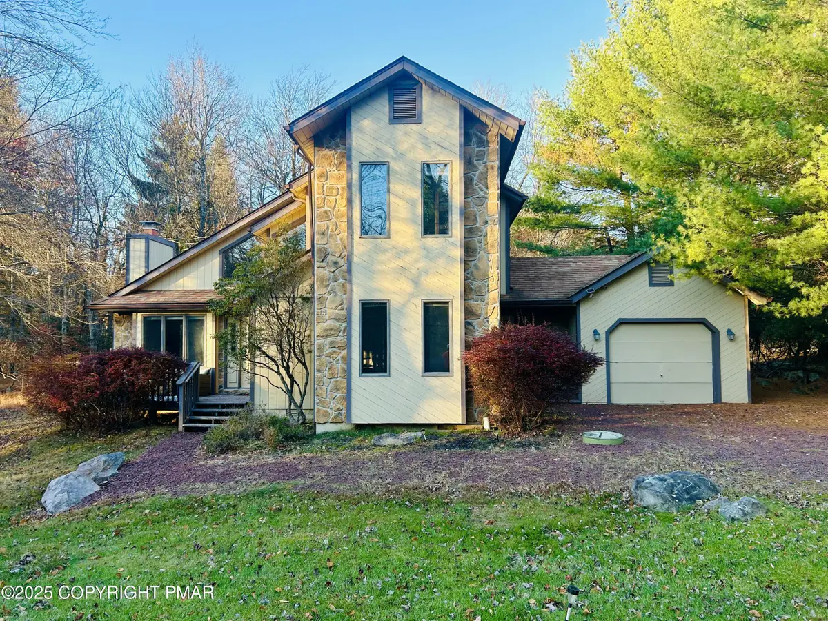 120 Pineknoll Drive, Lake Harmony, PA 18624 - Image #1
