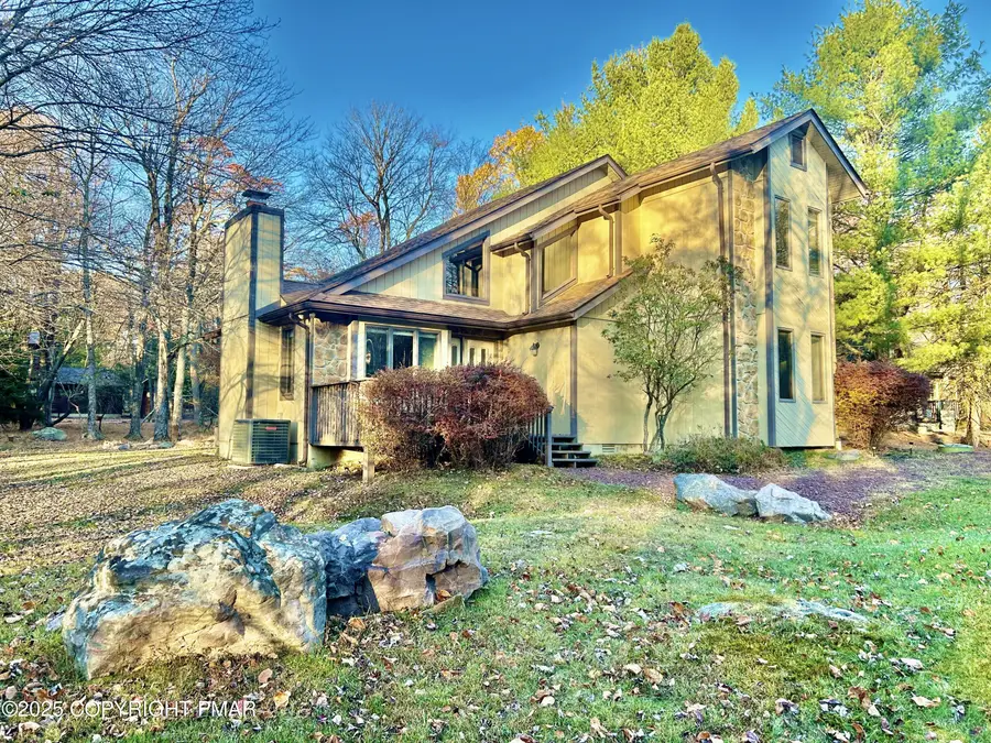 120 Pineknoll Drive, Lake Harmony, PA 18624 - Image #2