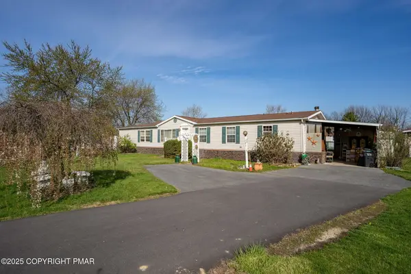 183 Greenbriar Drive S, Bath, PA 18014