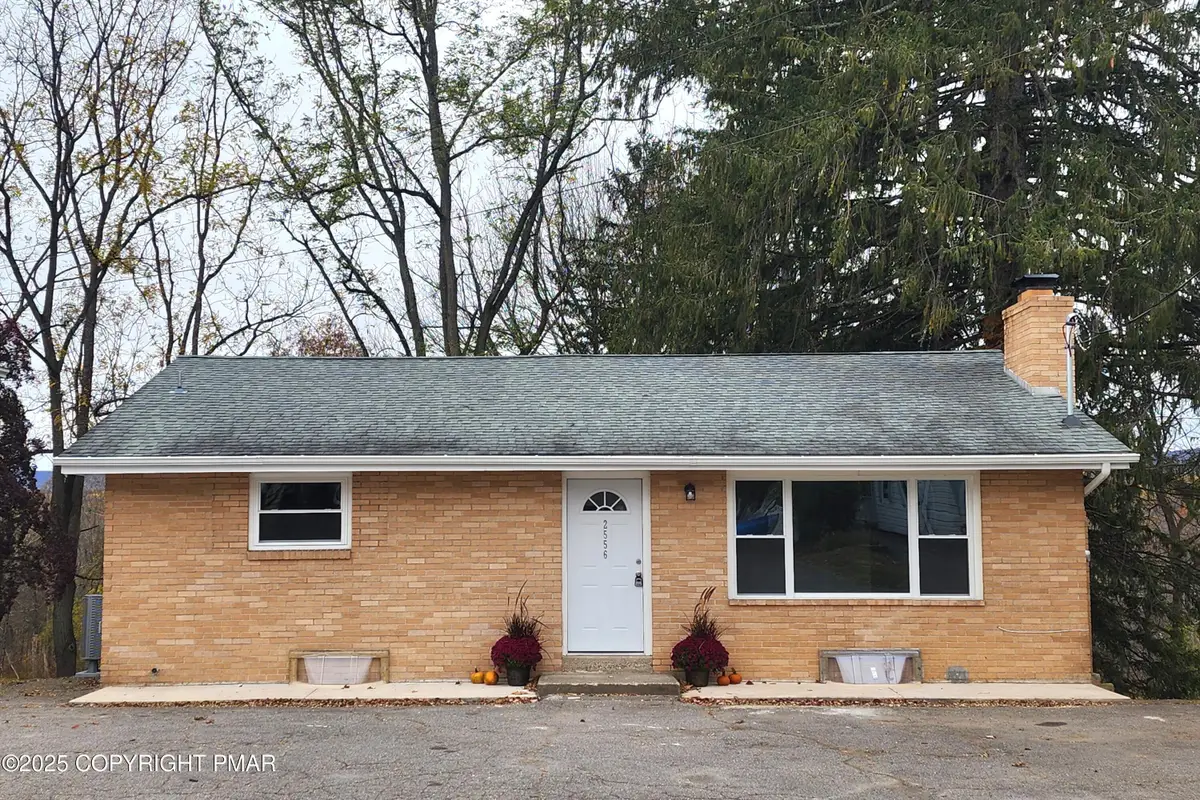 2556 N Delaware Drive, Mount Bethel, PA 18343 - #1