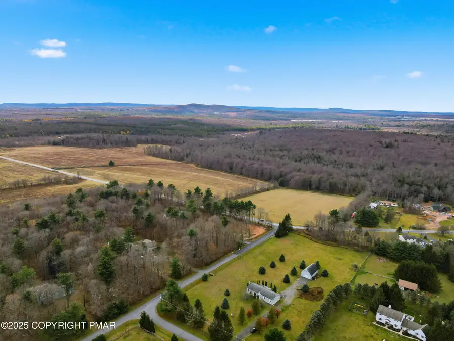 376 High Country Drive, Blakeslee, PA 18610 - Image #3