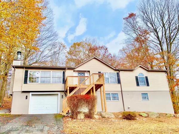 111 Lake In The Clouds Road, Canadensis, PA 18325