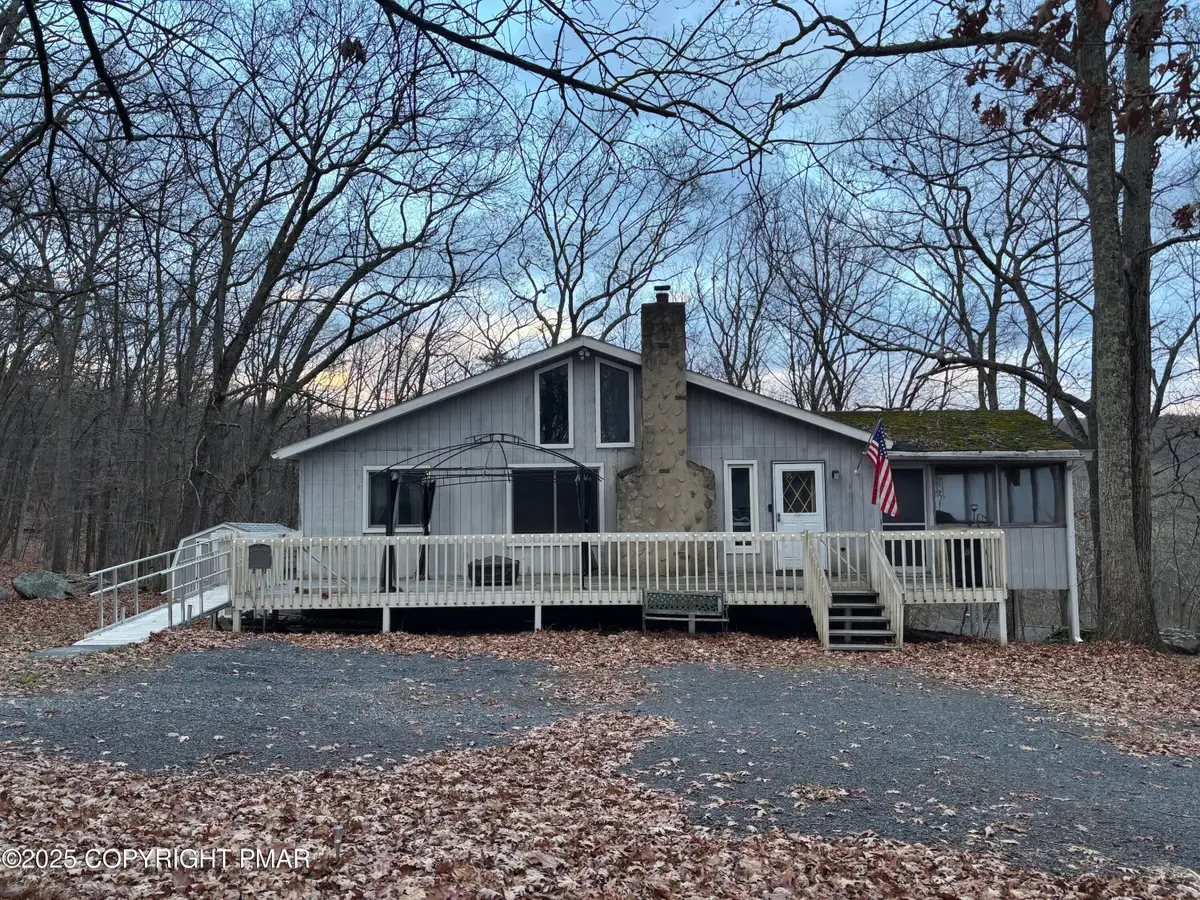 172 Dover Drive, Bushkill, PA 18324 - Image #1