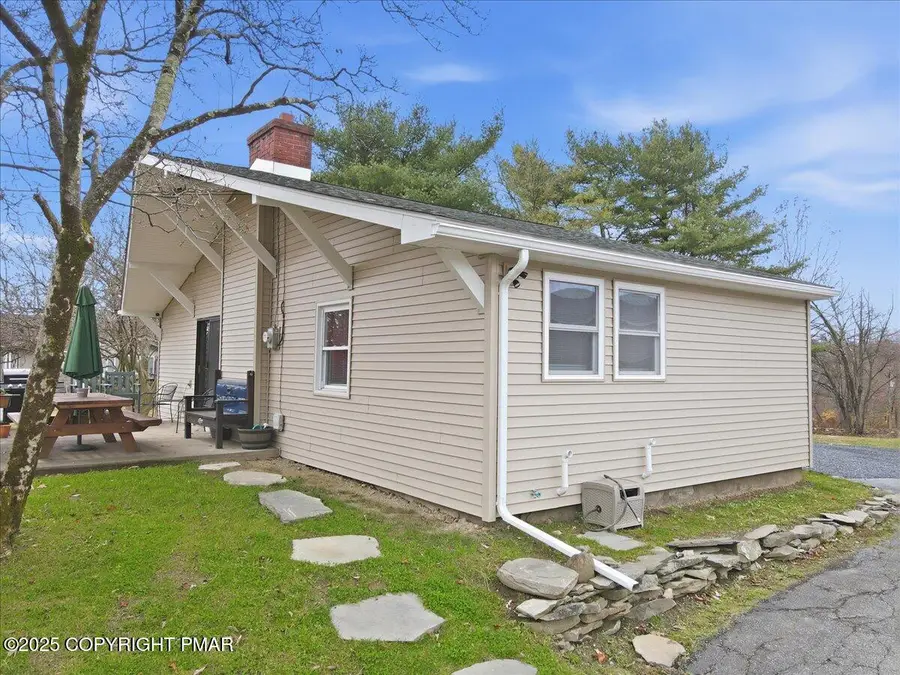 337 Hazelle Lane, Stroudsburg, PA 18360 - Image #3