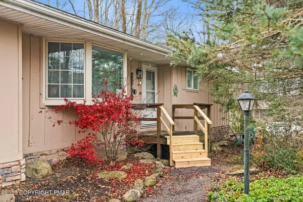 128 Winding Hill Road, Pocono Pines, PA 18350