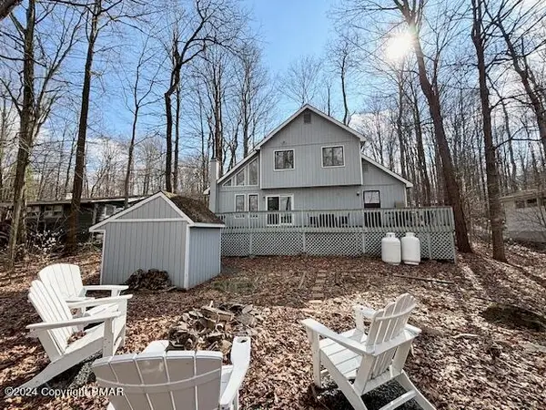 111 Mohican Trail, Pocono Lake, PA 18347