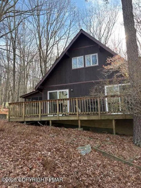 1095 Deer Run E, Bushkill, PA 18324 - Image #2