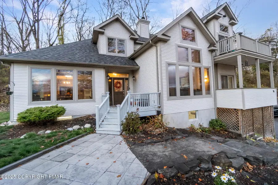 52 Chippawa Circle, Mount Bethel, PA 18343 - Image #2