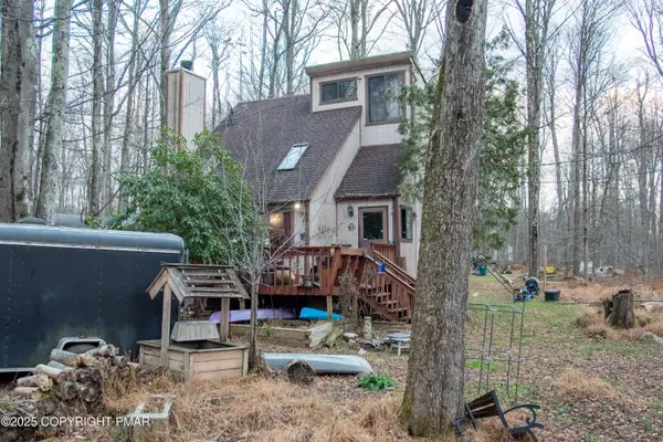 2219 Maple Leaf Court, Pocono Lake, PA 18347