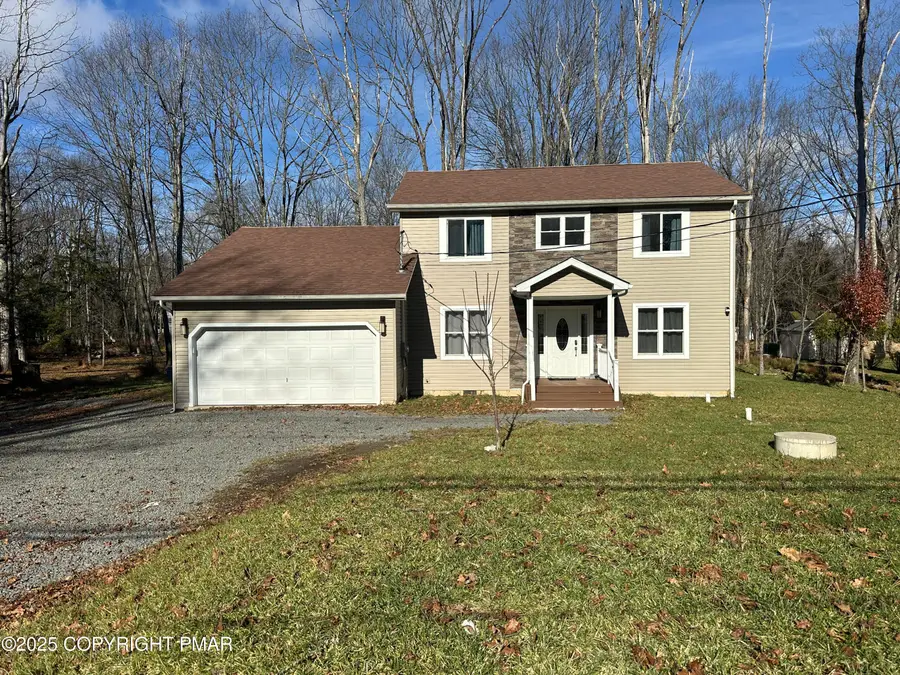 5186 Hummingbird Drive, Pocono Summit, PA 18346 - Image #2