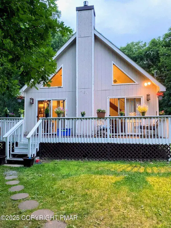 6119 Decker Road, Bushkill, PA 18324