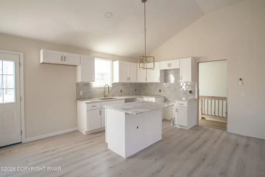 515 Hummingbird Court, Bushkill, PA 18324 - Image #2