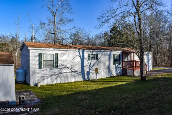 34 Valley Gorge Mobile Home, White Haven, PA 18661